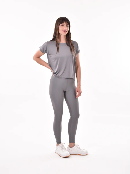 REMERA DAMAVAND GRIS