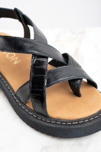 Sandalia Cuero Combinada Negro