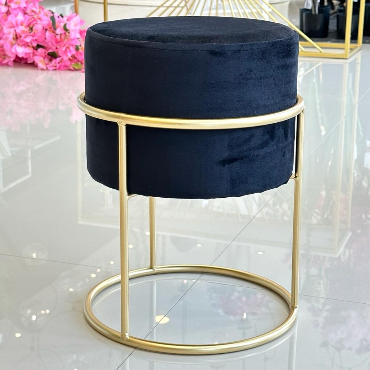 Puff Moni Negro Terciopelo C/Base Metálica Alto 42cm x Ø 30cm 
