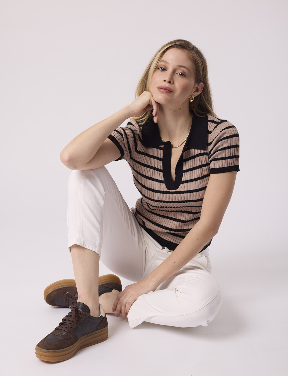 Pantalon con costuras Pantalon con costuras