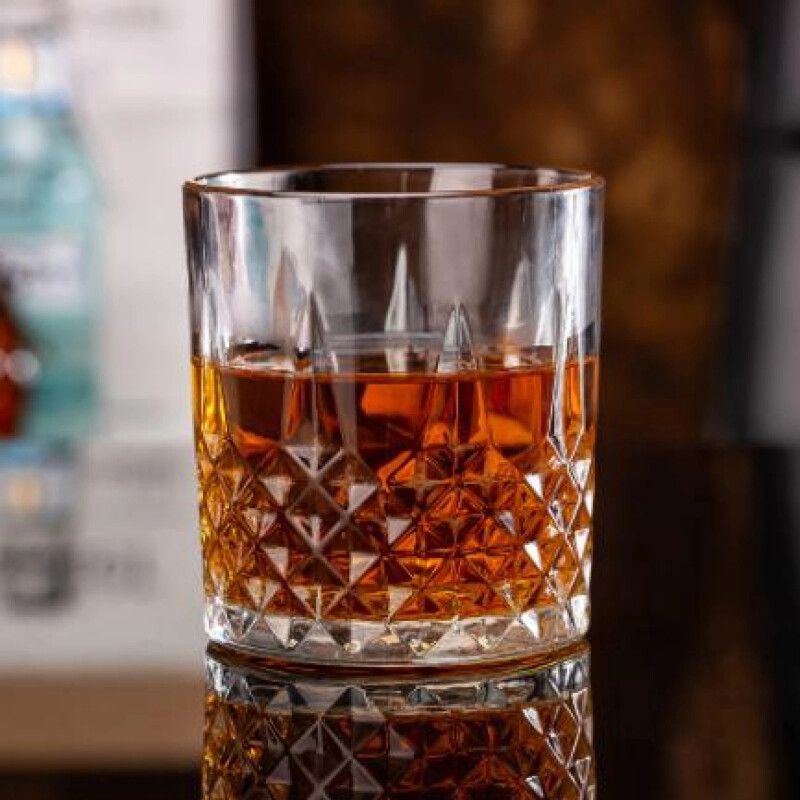 Combo Olivera Set 6 Vasos de Whisky y Decantador de Vidrio con Tapón Redondo Combo Olivera Set 6 Vasos de Whisky y Decantador de Vidrio con Tapón Redondo