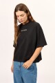 REMERA VACATION BOXY TEE J-negro