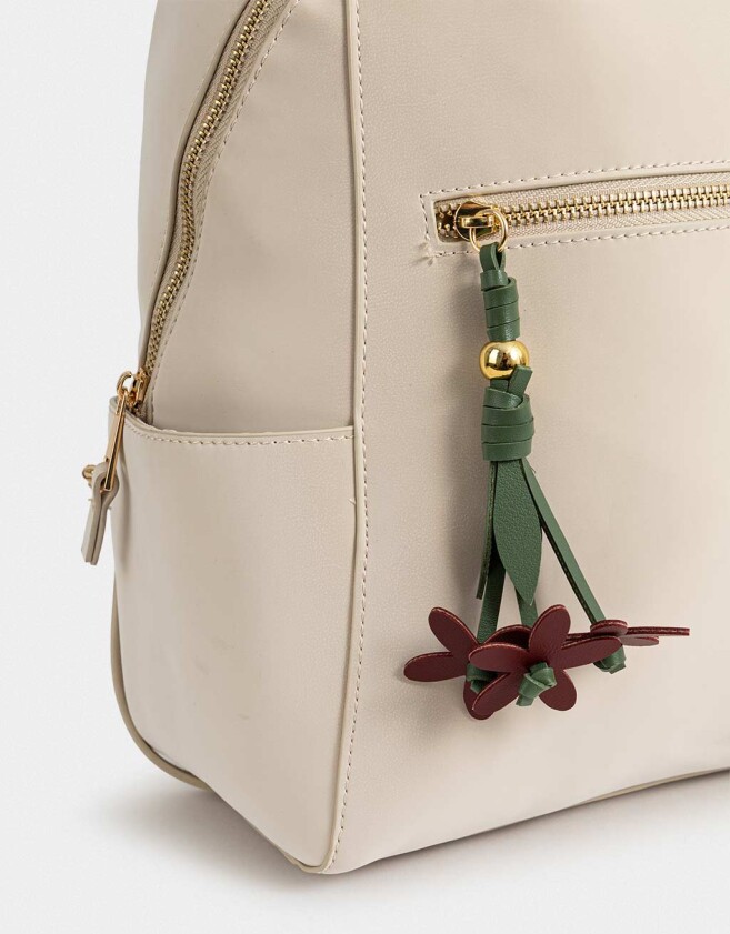 Mochilas Urbanas Mochila Con Charm - Blanco Crudo