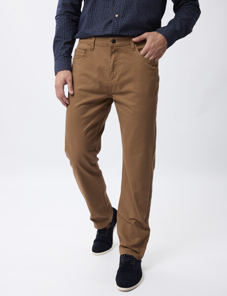Pantalón color tostado