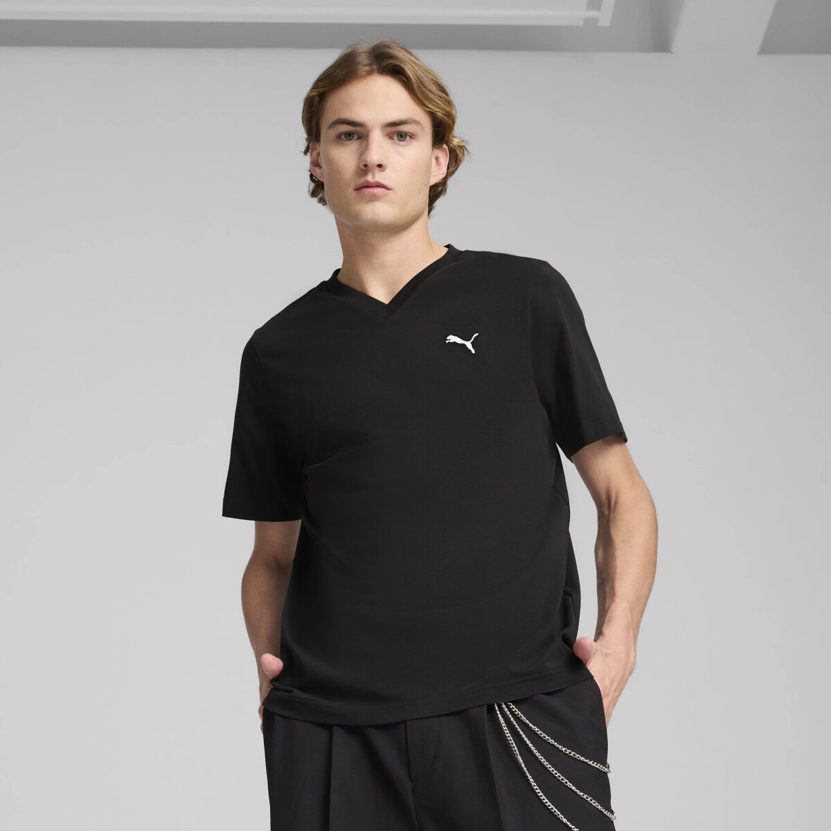 Remera Puma Hombre Ess Vneck Tee - S/C 