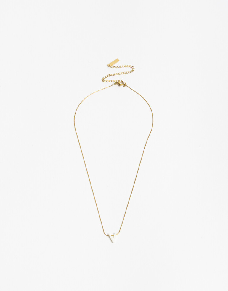Cadena Corta con Dije Perlas Cadena Corta Con Dije V, Acero - Dorado