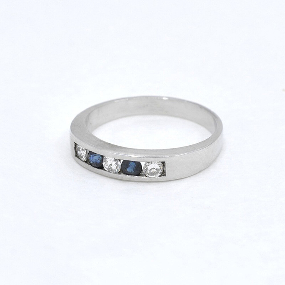 Anillo En Oro 18K Blanco, Zafiros Y Brillantes Anillo En Oro 18K Blanco, Zafiros Y Brillantes