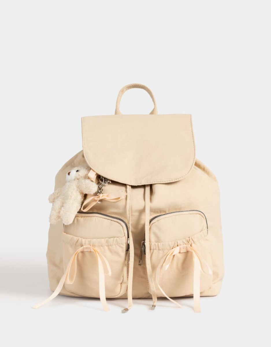 Mochila Urbana Con Charm Osito - Blanco Crudo 