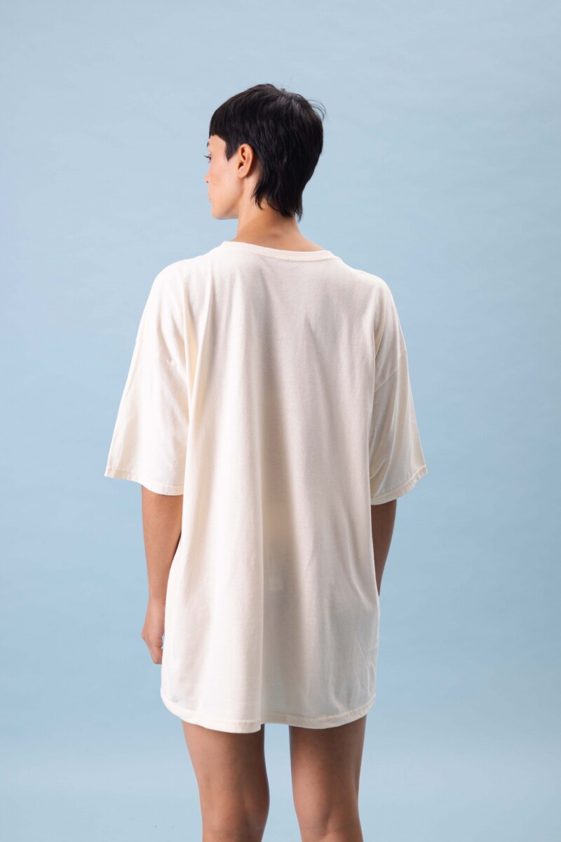 Remera Más Amor Crema