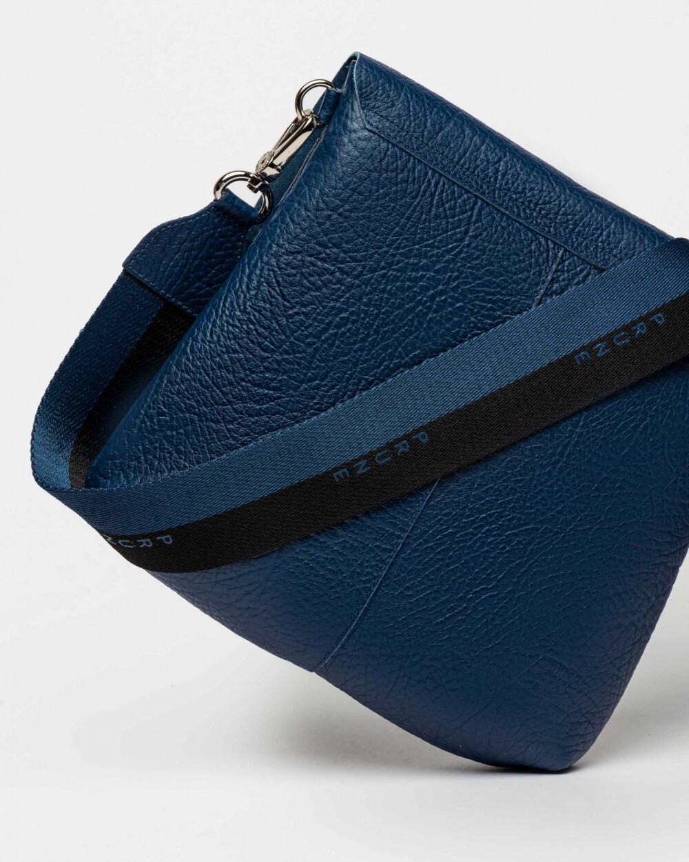 Bandolera Olivia En Cuero Graneado Azul