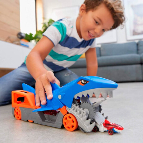 Hot Wheels Monster Truck Remolque Tiburón Autitos Hot Wheels Monster Truck Remolque Tiburón Autitos