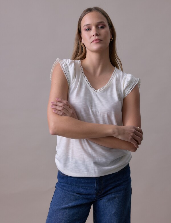 Remera Puntilla CRUDO