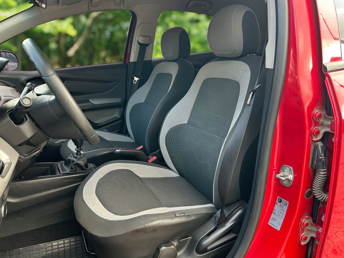 Chevrolet Onix LT 1.4 Full | Permuta / Financia Chevrolet Onix LT 1.4 Full | Permuta / Financia