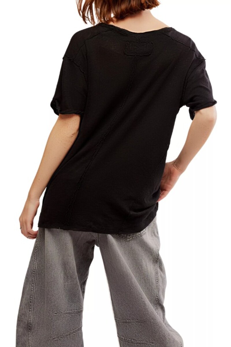 CAMISETA ALL I NEED Negro