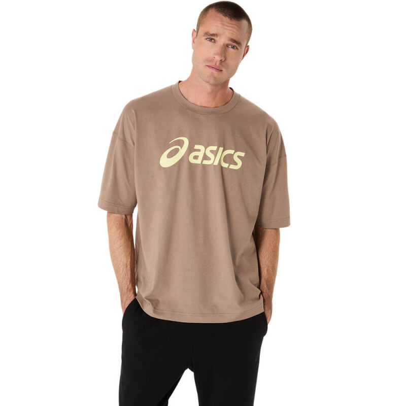 Polo Training Graphic Relaxed Tee Hombre Taupe Grey
