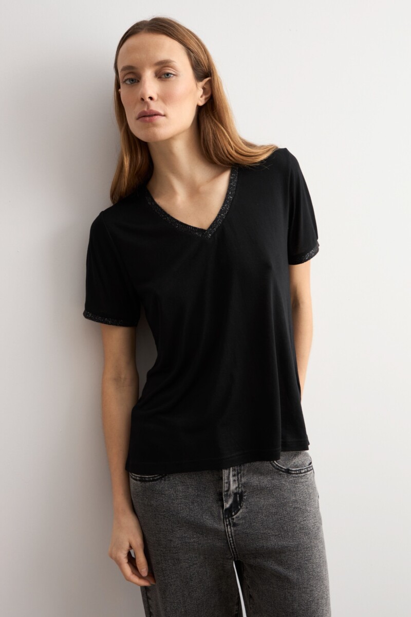Remera detalle lurex negro