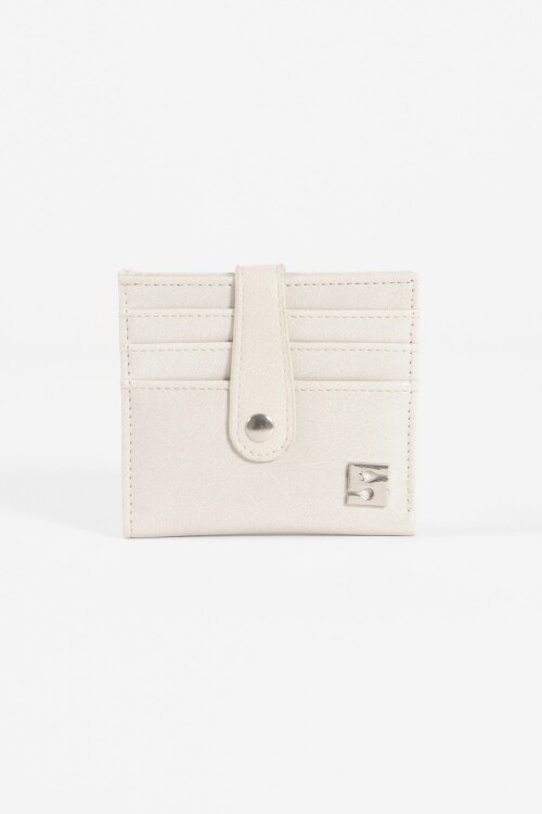 Tarjetero flap shinny crudo