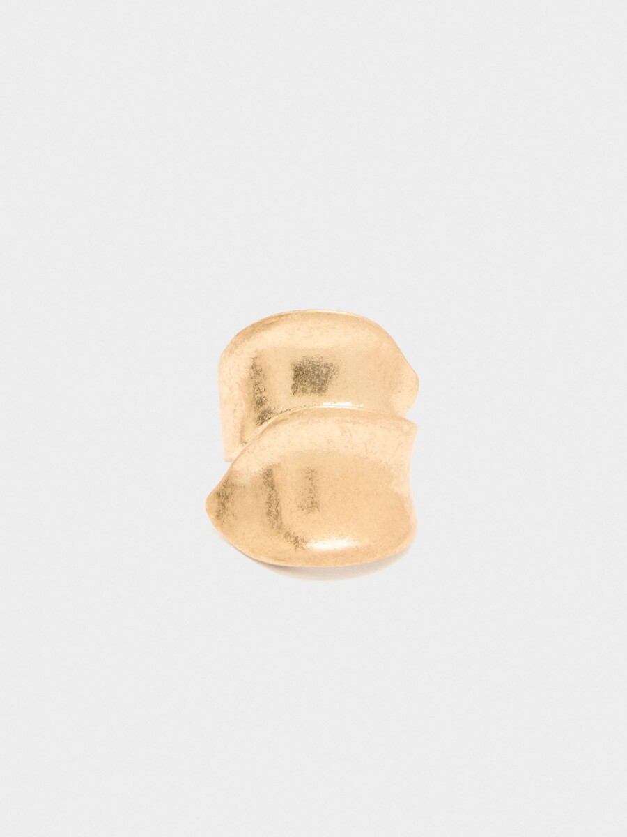 Anillo Cruzado Con Relieve dorado
