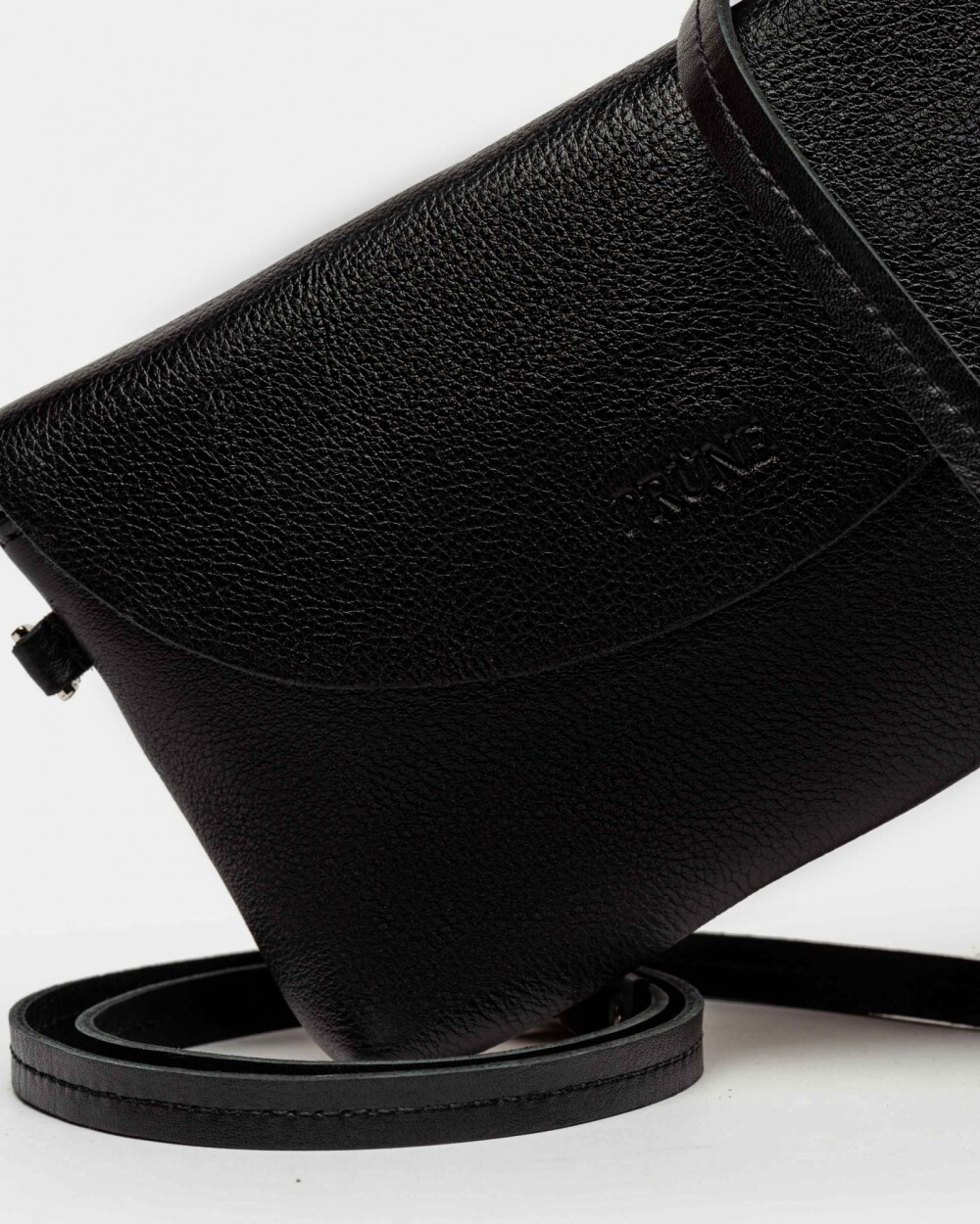 Mini Bag Viena En Cuero Liso Satinado Negro