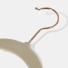 PERCHA GAMUZA BLANCA 42CM Unica