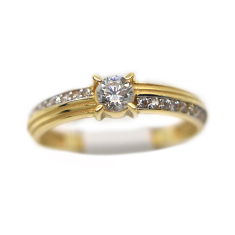 Anillo en Oro 18Kilates con Zirconias Anillo en Oro 18Kilates con Zirconias