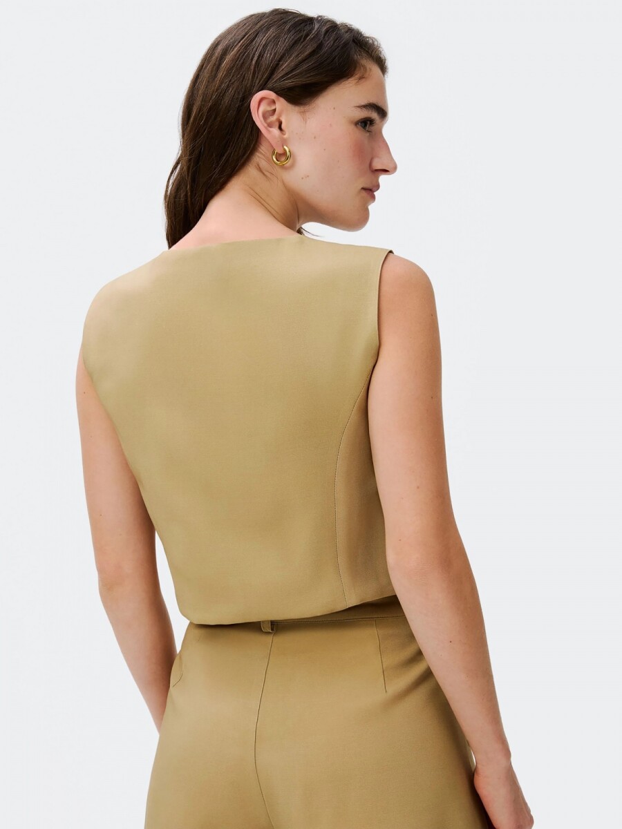 CHALECO CORTO CON BOTONES - BEIGE 