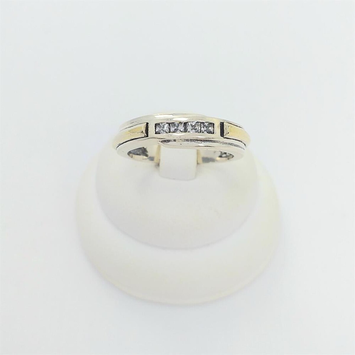 Anillo de plata 925, con circonias y filetes en double de oro 18 ktes. 