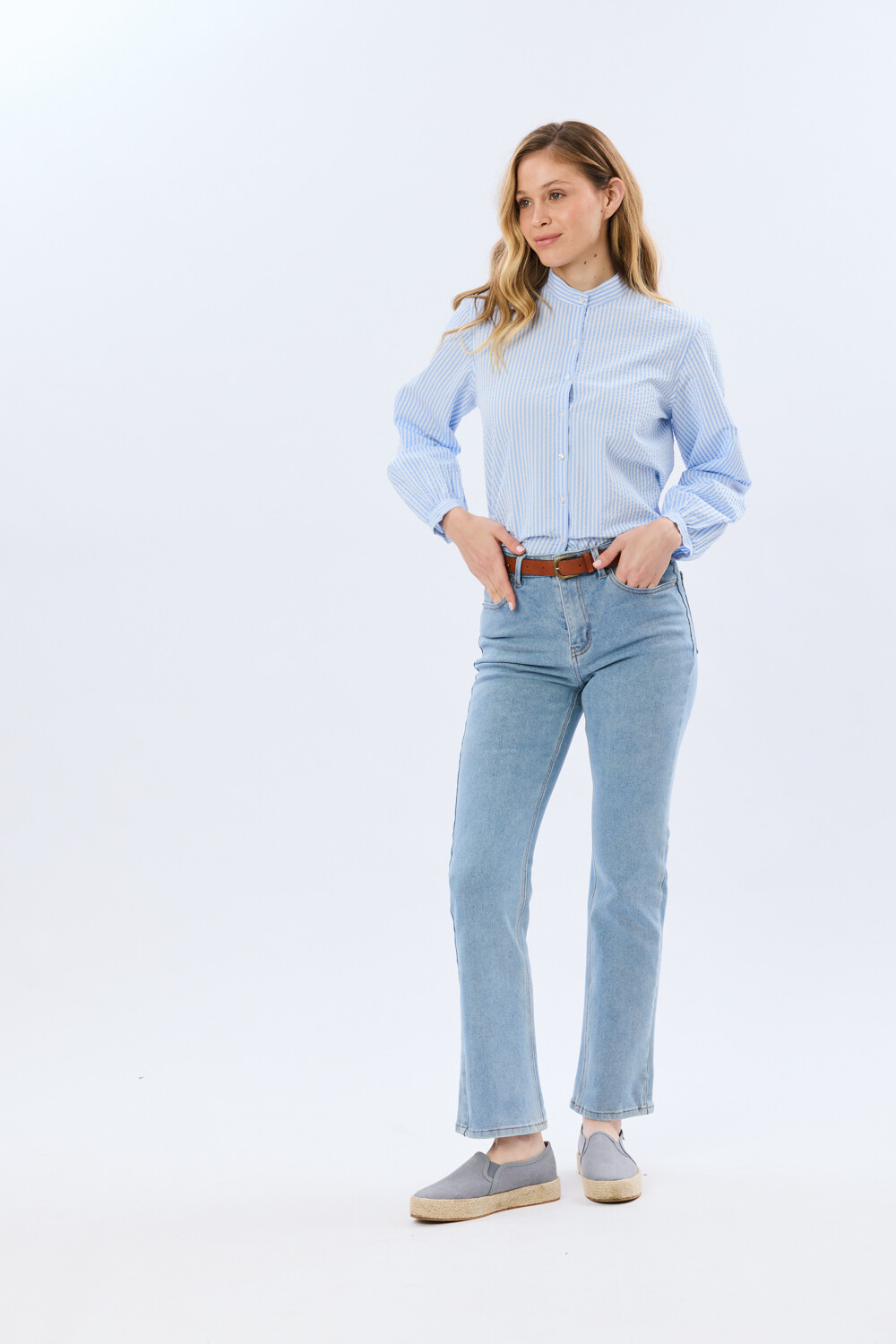 PANTALÓN DE JEAN RECTO Celeste