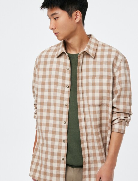 CAMISA A CUADROS EN HILO MARRÓN