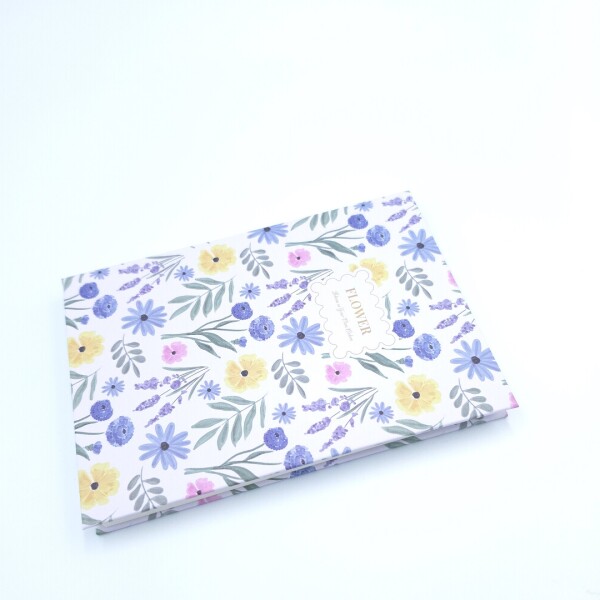 Cuaderno floreado violeta