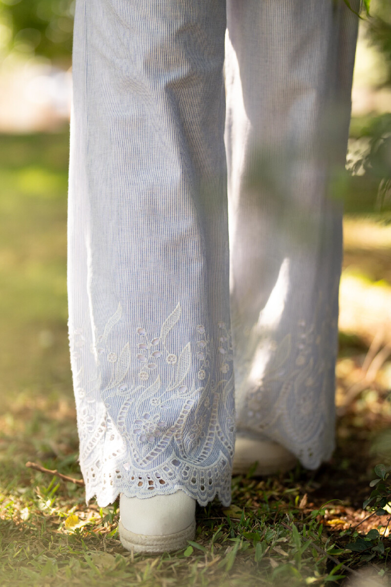 PANTALON P240/26 SIN PRETINA CON VISTA INTERNA CIERRE AL COSTADO Celeste