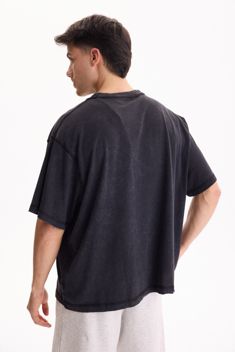 Remera Yesterday Negro
