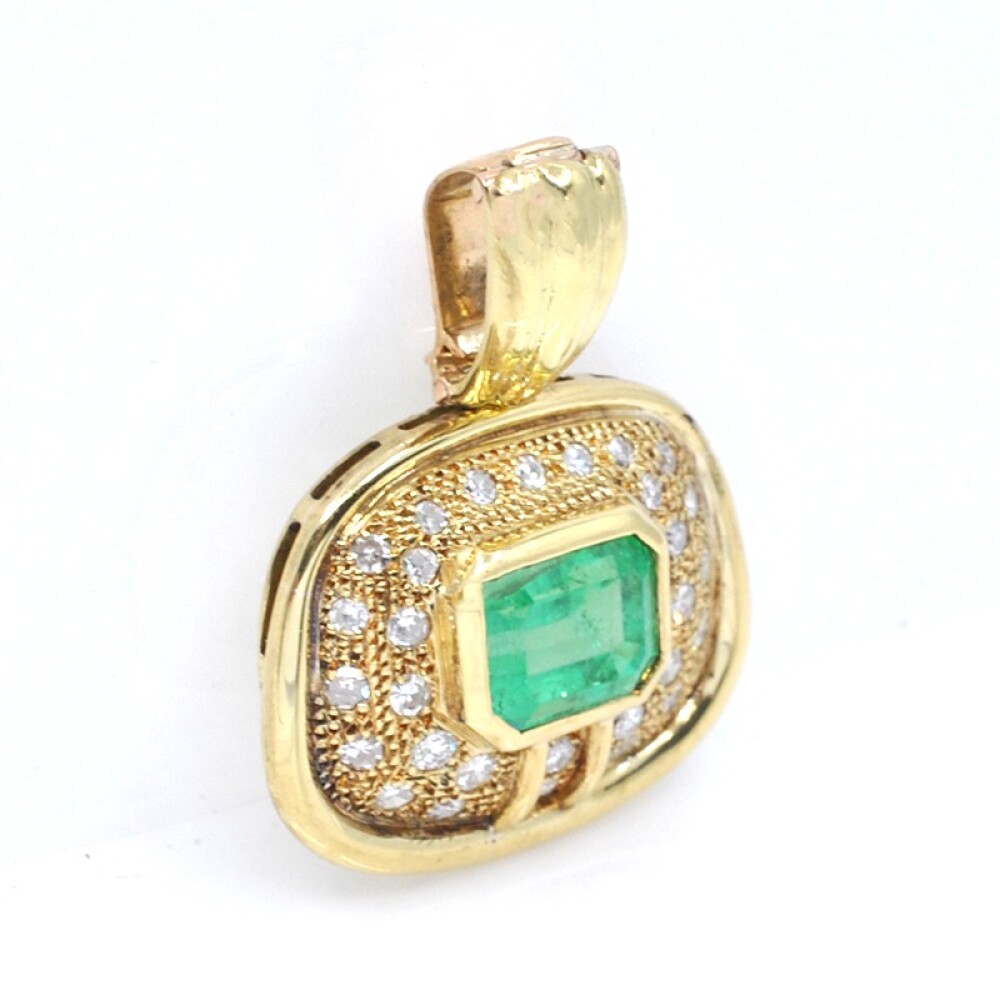 Colgante oro 18k brillantes y esmeralda Colgante oro 18k brillantes y esmeralda