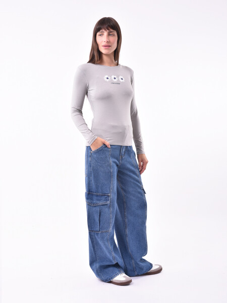 REMERA FLORA VARIANTE 3