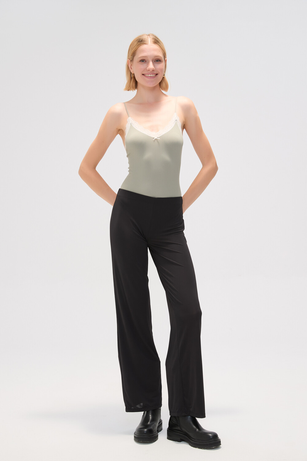 Pantalon Krung Negro