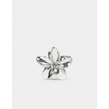 Broche Con Flor Plateado