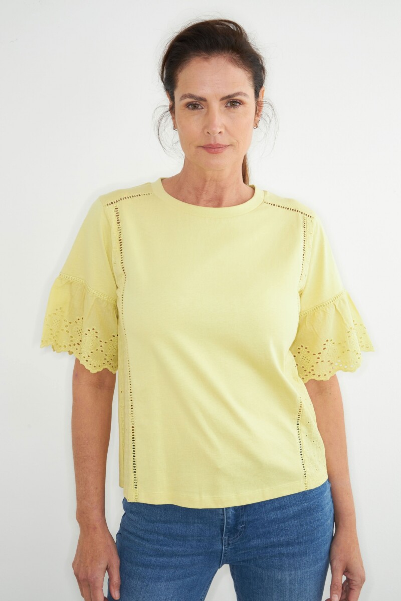 Remera escote base con broderie - lima 