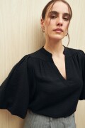 BLUSA PETALO Negro
