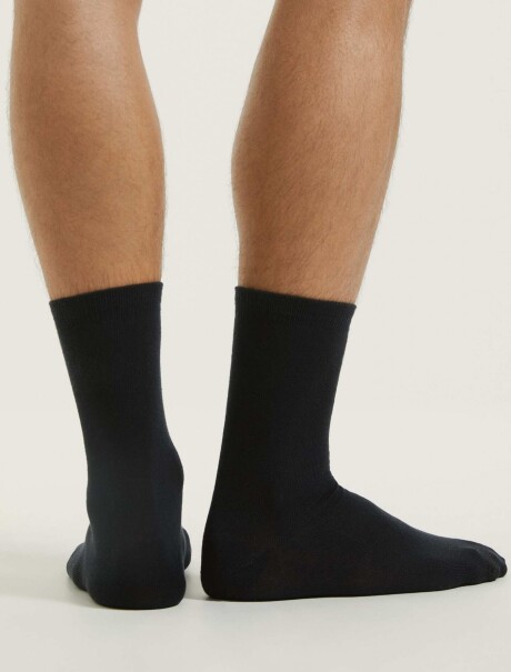 KIT CON 2 PARES DE MEDIAS UNISSEX DE CAÑO MEDIO KIT 2 CALCETINES UNISEX