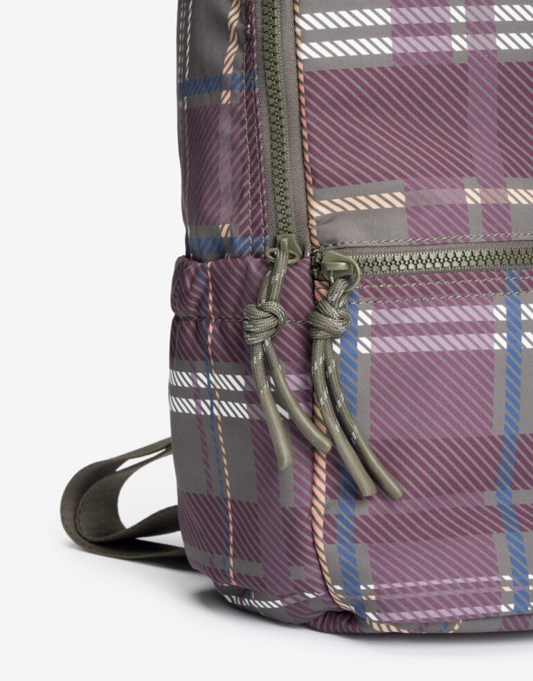 Mochilas Urbanas Nylon Mochila Con Bolsillo Delantero Y Laterales. - Estampado Geometrico