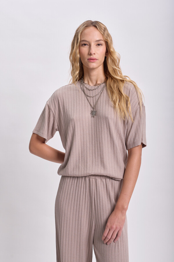 Remera oversize lanilla Taupe