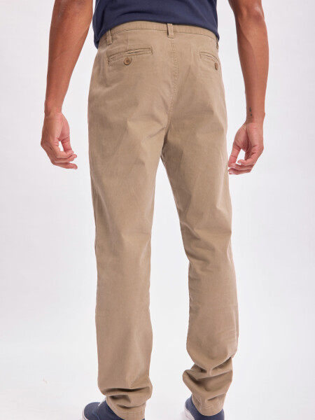 Pantalón chino Tostado