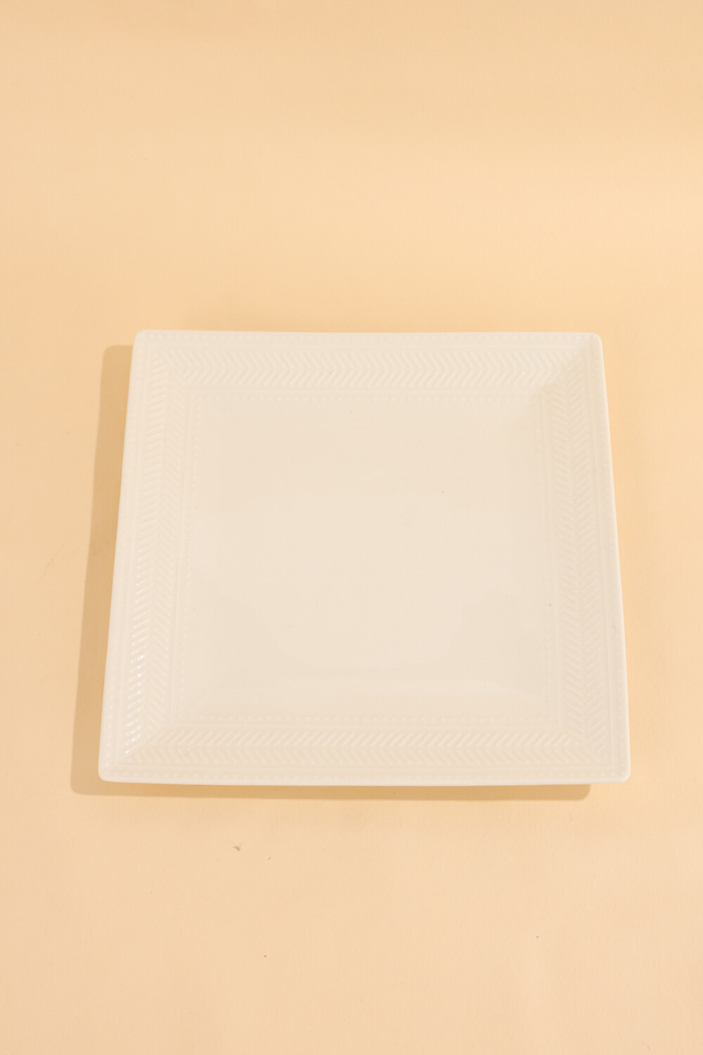Plato Mesa Lugo Color Unico