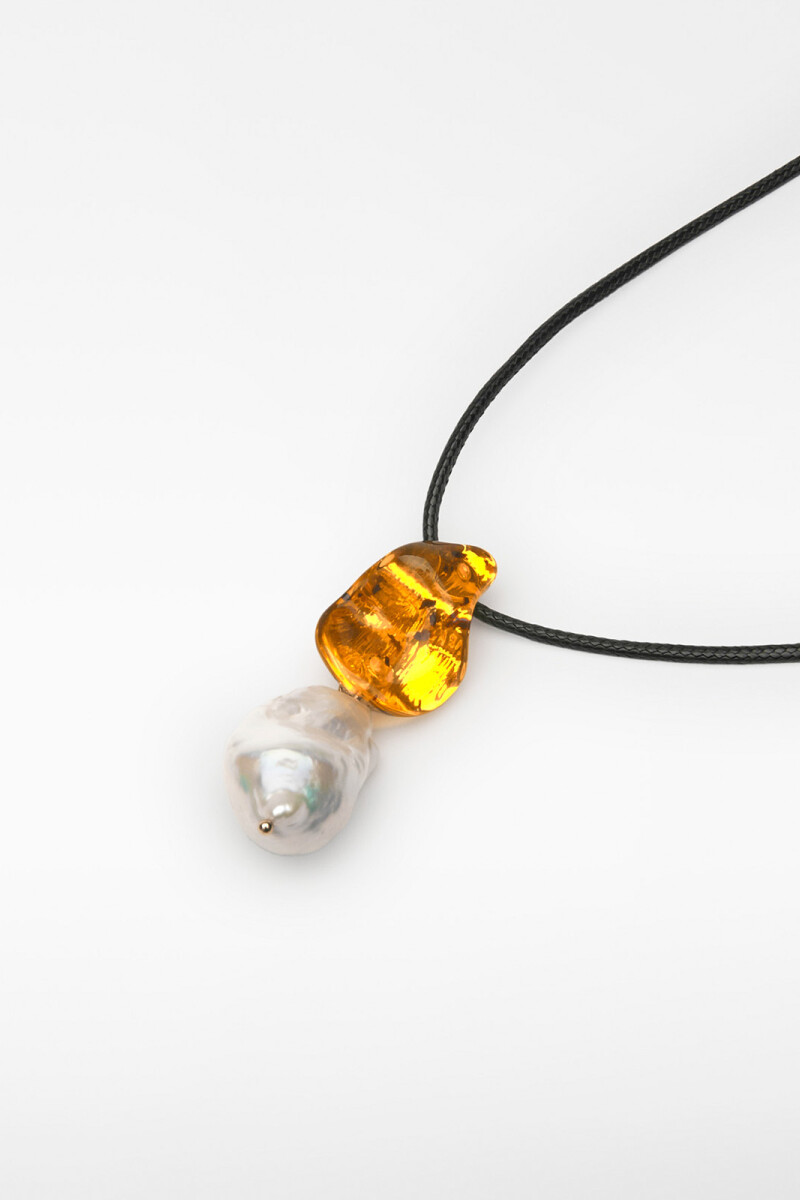 COLLAR RESINA Amarillo