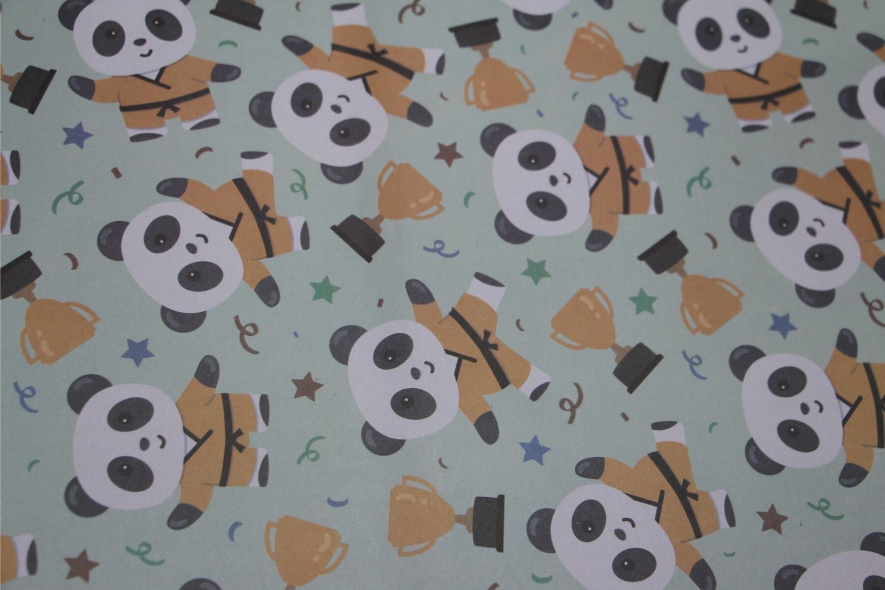 PAPEL DE REGALO 75 X 50 - PANDA COPA 