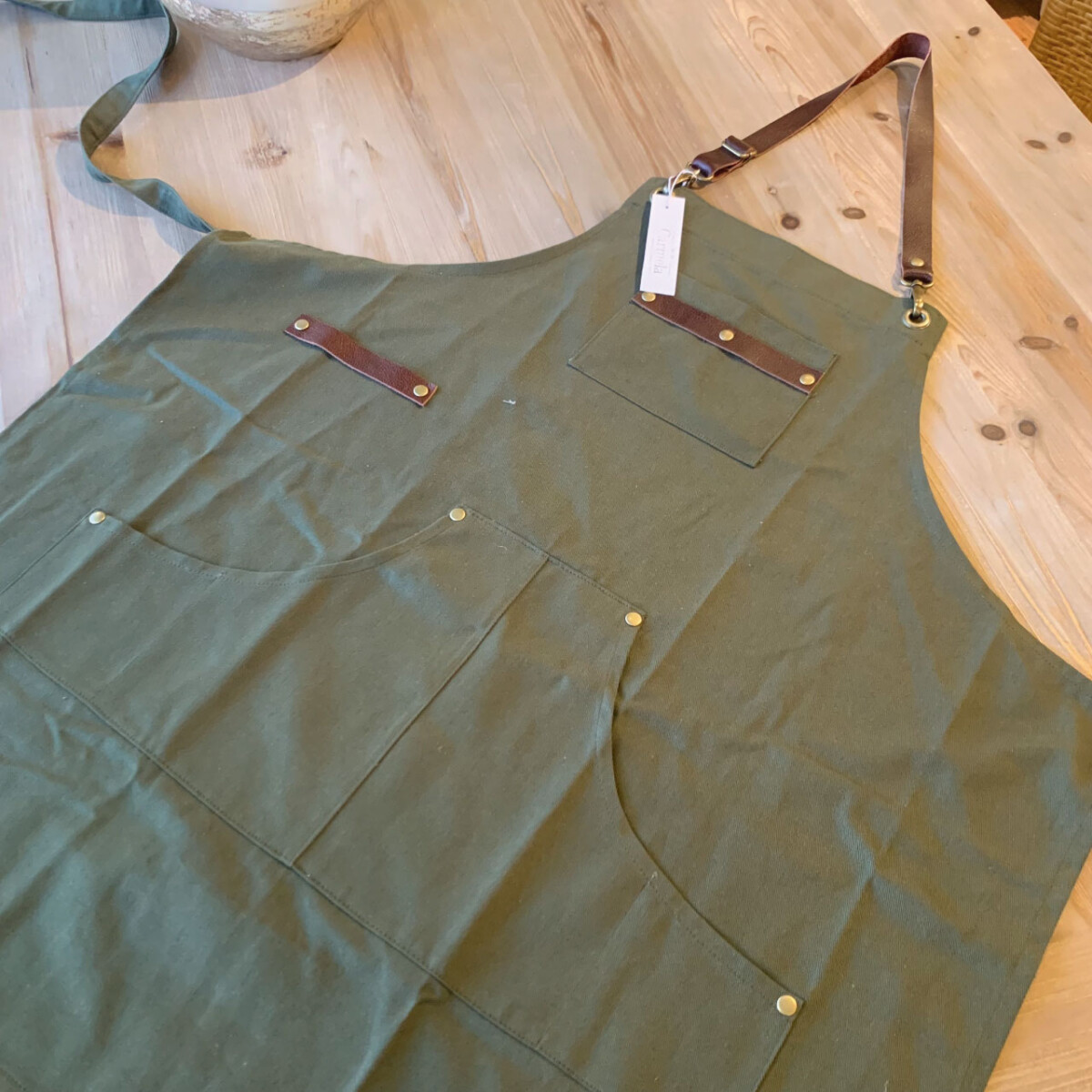 Delantal parrillero unisex Oliva 