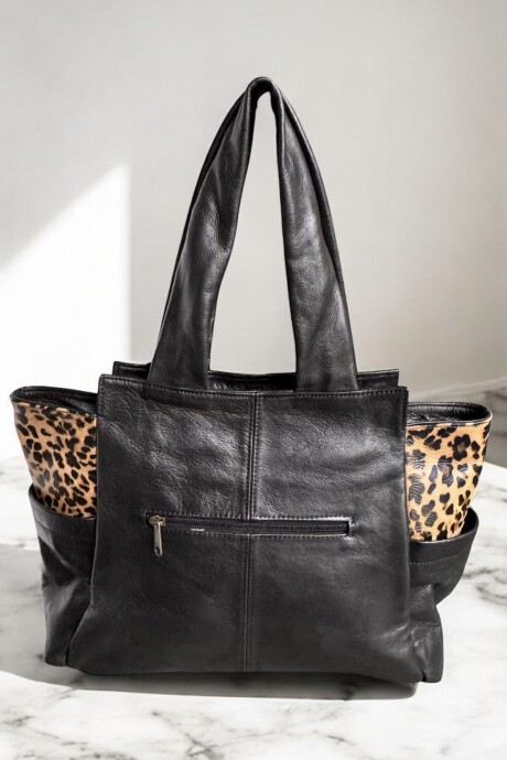 Cartera IRENA Con Arte Color Negra