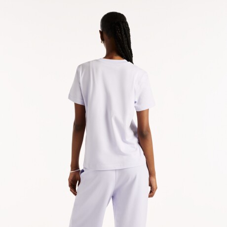Remera New Balance de Dama - Sport Essentials - WT41509SMV LILA