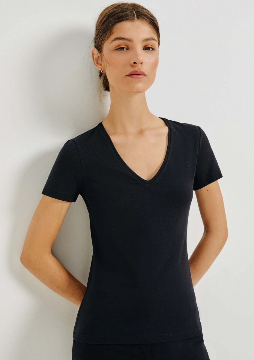 CAMISETA BÁSICA MANGA CORTA CUELLO EN V - NEGRO 