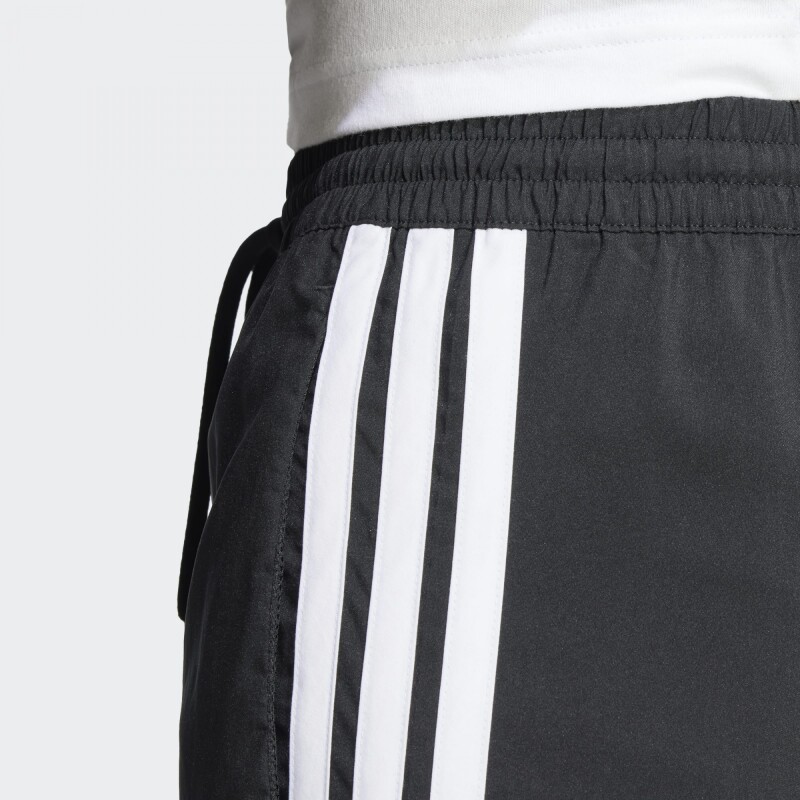 Shorts Adidas Essential Chelsea 3 Tiras Negro